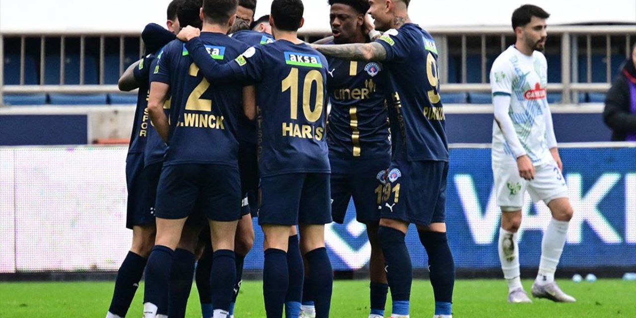 Kasımpaşa, Çaykur Rizespor'u 3-2 Mağlup Etti