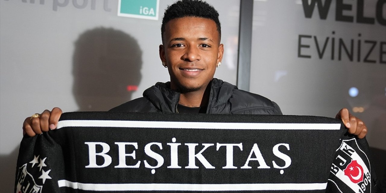 Beşiktaş'ın Ekvadorlu Oyuncusu Arroyo Siyah-Beyazlı Takımda "İdol" Olmak İstiyor