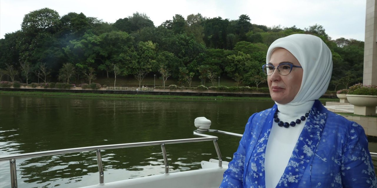 Emine Erdoğan'dan Malezya'daki Temaslarına İlişkin Paylaşım