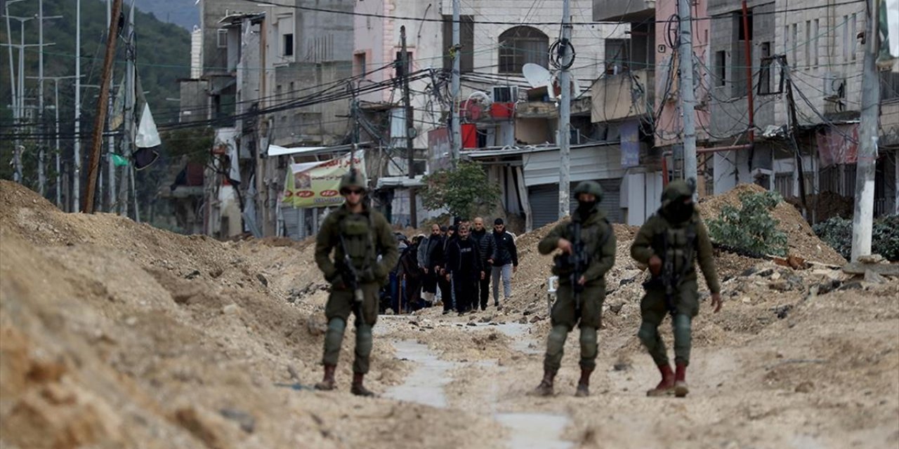 İsrail Ordusu, İşgal Altındaki Batı Şeria'daki Saldırılarını Sürdürüyor