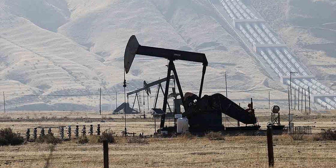 Opec'in Ham Petrol Üretimi Ocakta Günlük 121 Bin Varil Düştü