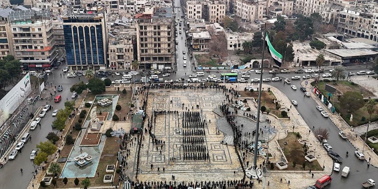Suriye Savunma Bakanlığından Halep'te İlk Askeri Mezuniyet Töreni