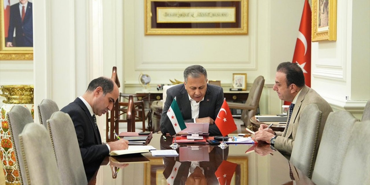 İçişleri Bakanı Yerlikaya, Suriye İçişleri Bakanı Kedde İle Telefonda Görüştü