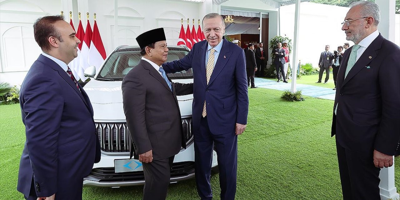 Cumhurbaşkanı Erdoğan, Endonezya Cumhurbaşkanı Subianto'ya Togg Hediye Etti