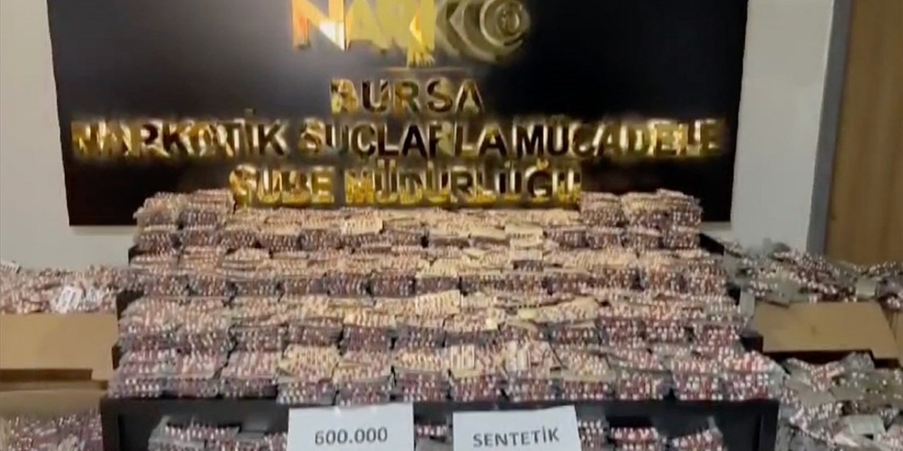 Bursa'da 600 Bin Uyuşturucu İçerikli Hap Ele Geçirildi