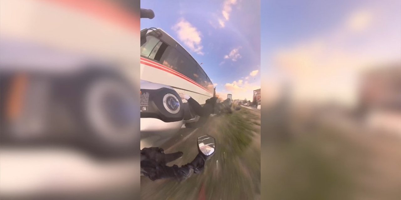 Edirne'de Minibüsle Motosikletin Çarpışması Kask Kamerasında