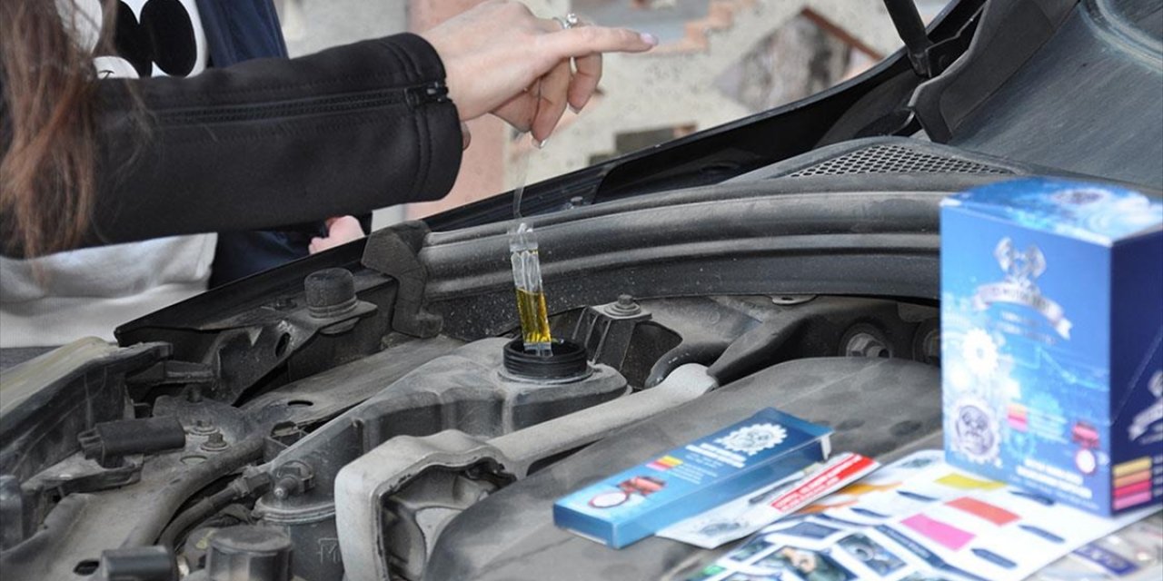 Satın Aldıkları Otomobildeki Arıza "Mucit" Yaptı