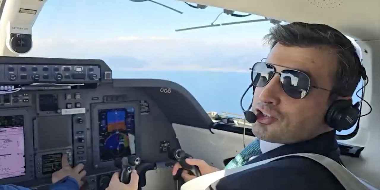 Baykar Yönetim Kurulu Başkanı Bayraktar, Piaggio P180'nin Pilot Koltuğunda