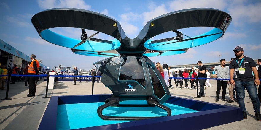 Milli Uçan Araba 'Cezeri' Görücüye Çıktı