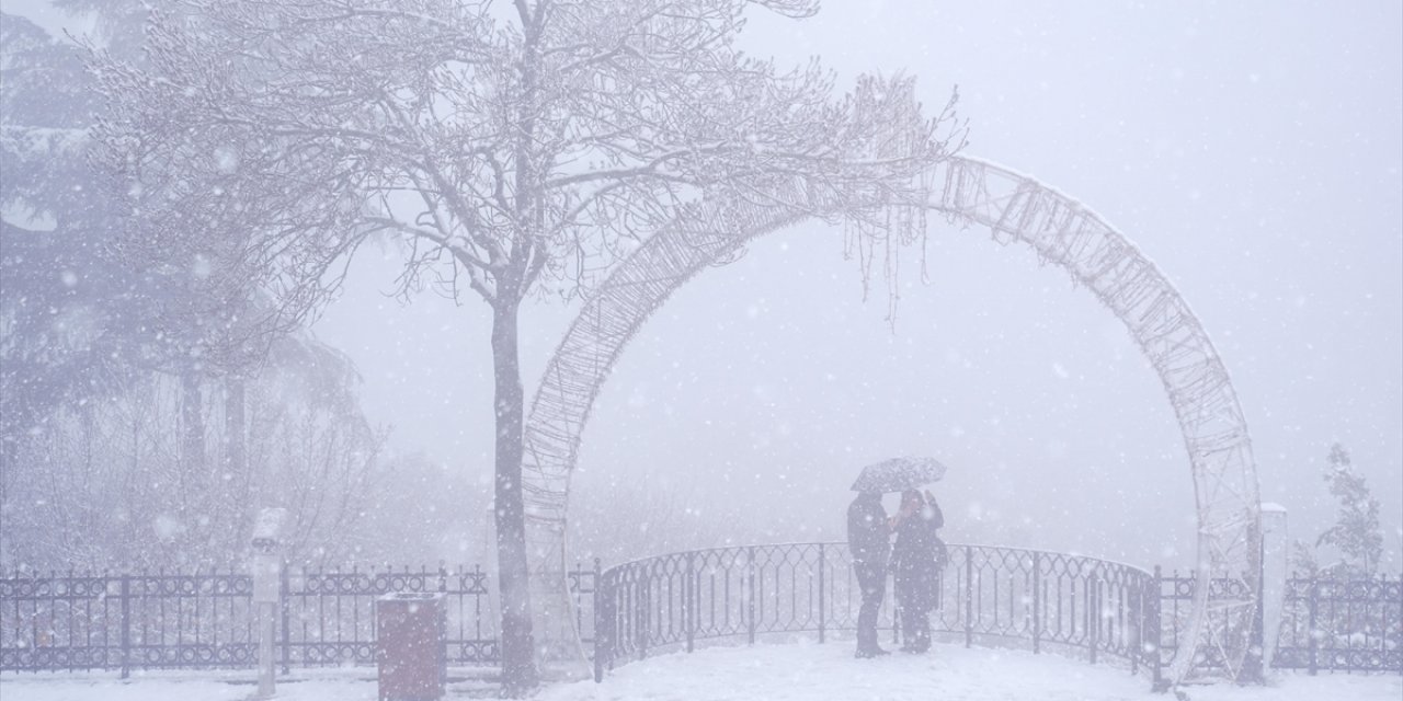 Akom'dan İstanbul İçin Kar Yağışı ve Fırtına Uyarısı