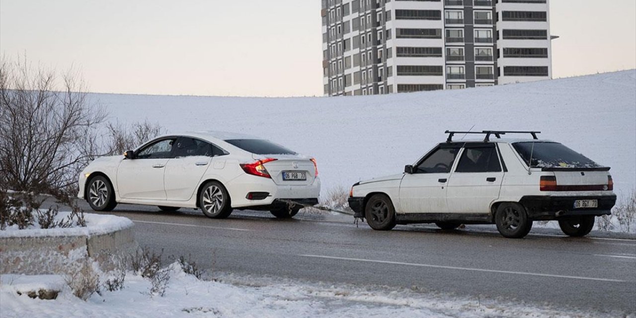 Başkentte Buzlanma Günlük Yaşamı Etkiliyor