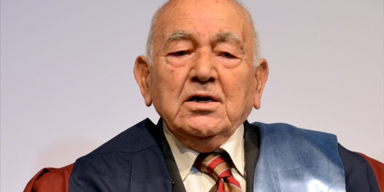 Ömrünü Türk Tarihini Öğretmeye Adayan Kemal Karpat, Vefatının 6. Yılında Anılıyor