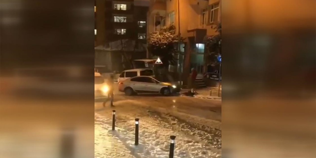 İstanbul'da Etkisini Sürdüren Kar, Kazaları Beraberinde Getirdi