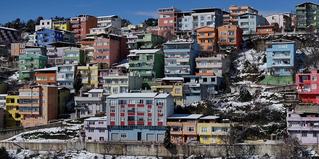 Samsun'un "Renkli Evleri" Karla Kaplandı