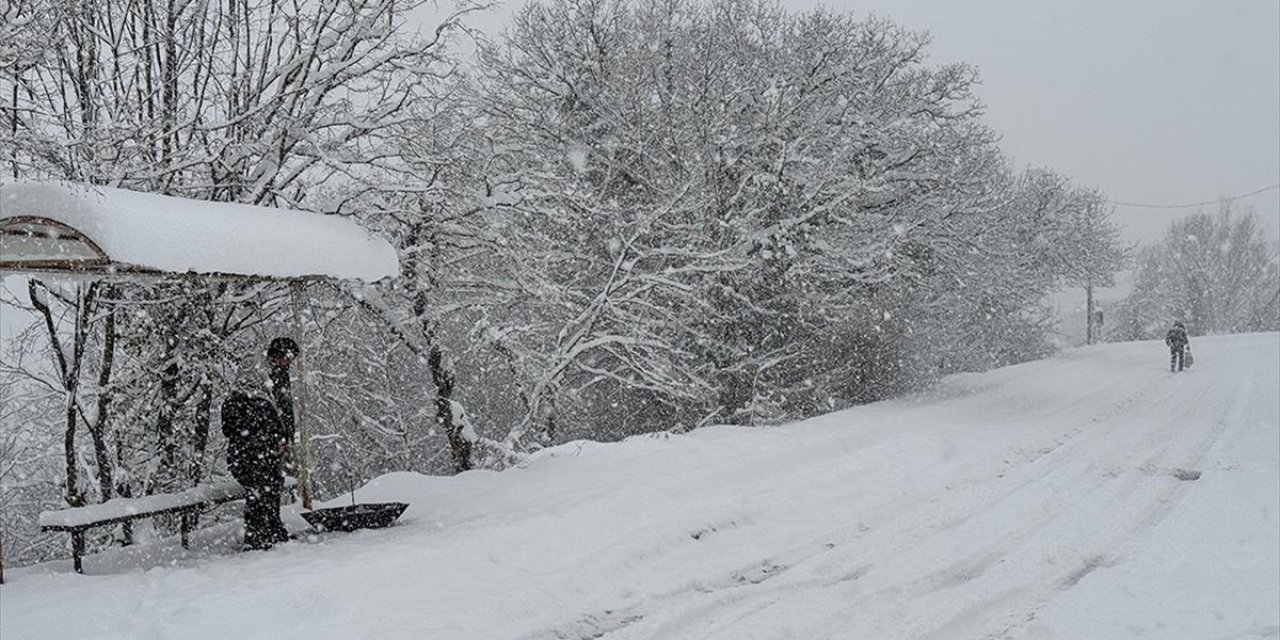 Birçok İlde Kar Yağışı Ve Soğuk Hava Etkisini Sürdürüyor