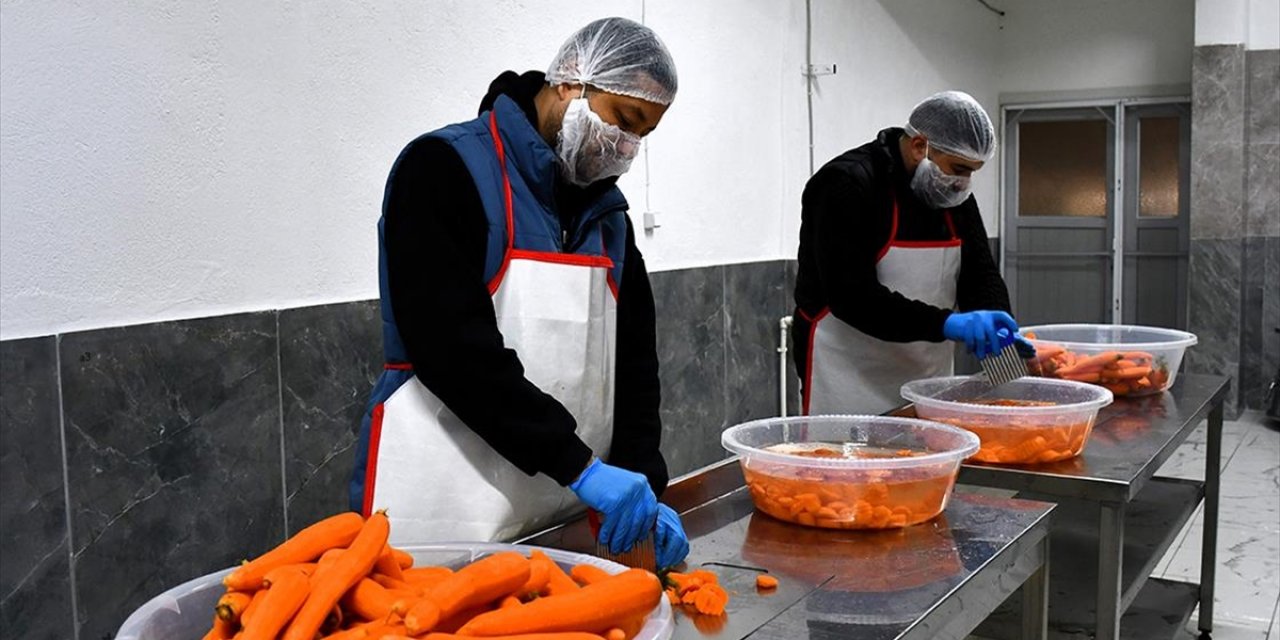 Bilecik'in Köyünde Üretilen "Hardal Tohumlu Turşu" İle İhracata Hazırlanıyorlar