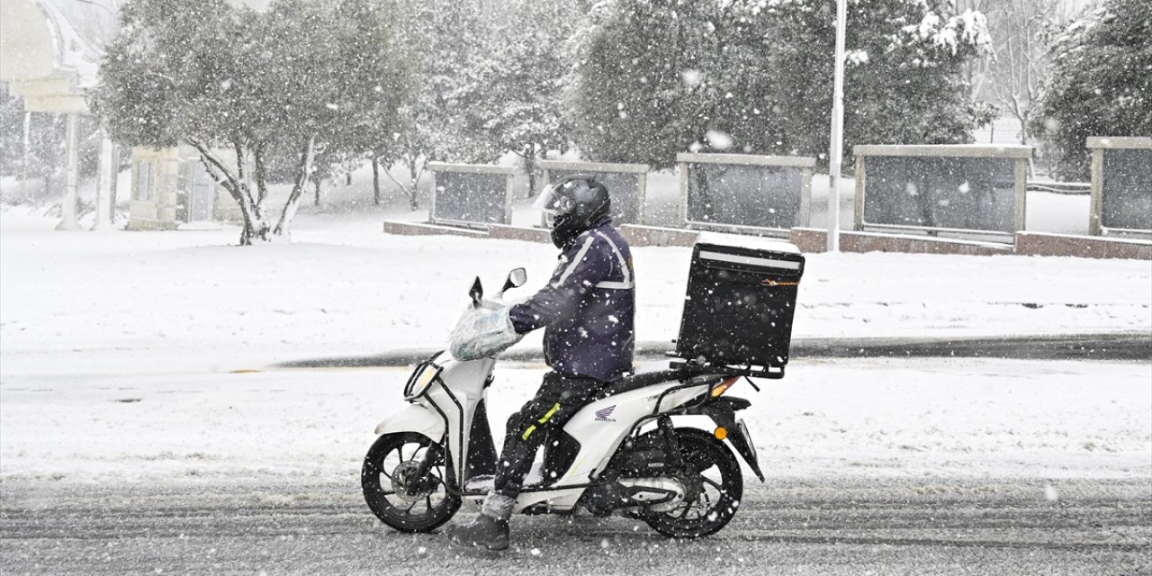 İstanbul'da Motosiklet Ve Motokuryelerin Trafiğe Çıkma Kısıtlaması Yarın Sona Erecek
