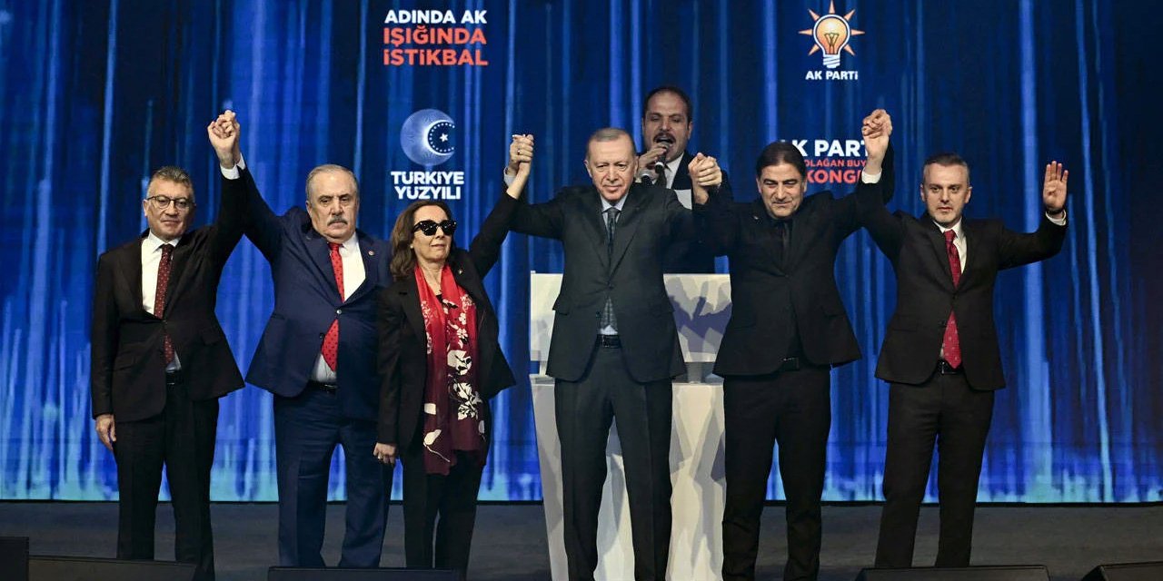 AK Parti'ye Katılan Milletvekilleri, İYİ Parti ile CHP Arasında Gerginlik Yarattı