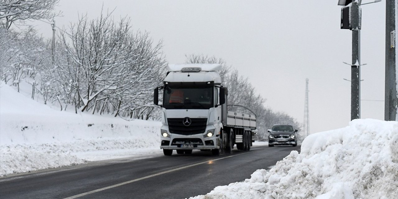 İstanbul ve Ankara'dakiler Dahil Ağır Taşıtlara Kapatılan Bazı Yollar Tekrar Kullanıma Açıldı