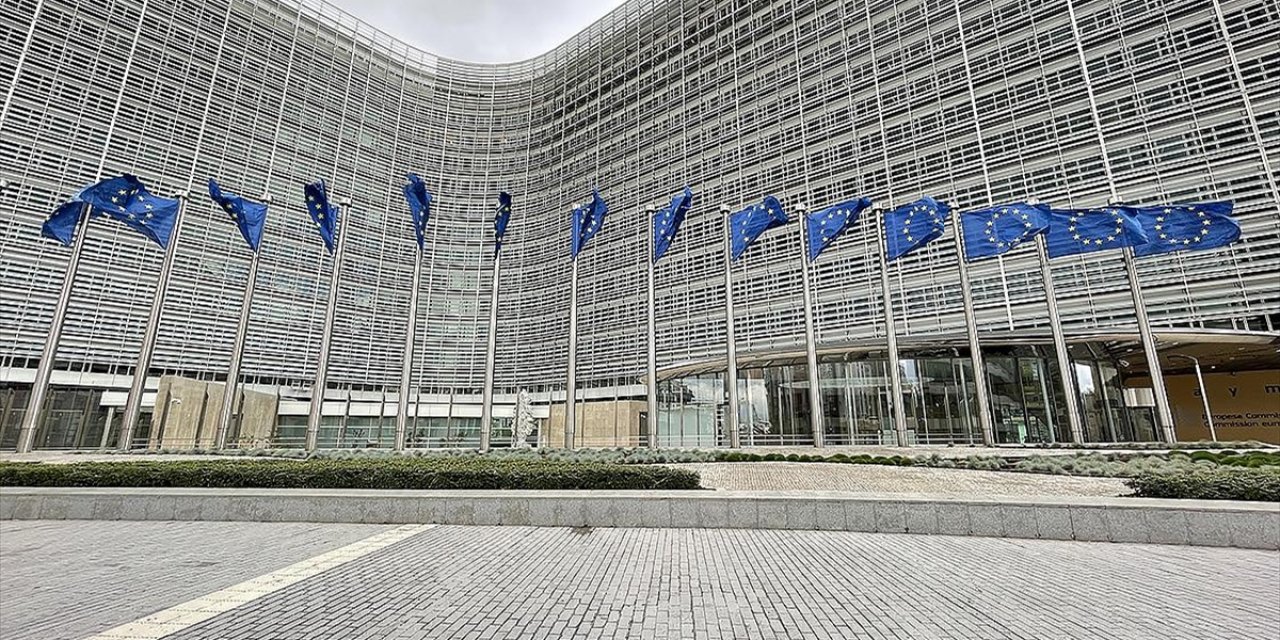 AB Suriye'ye Yönelik Bazı Yaptırımları Askıya Aldı