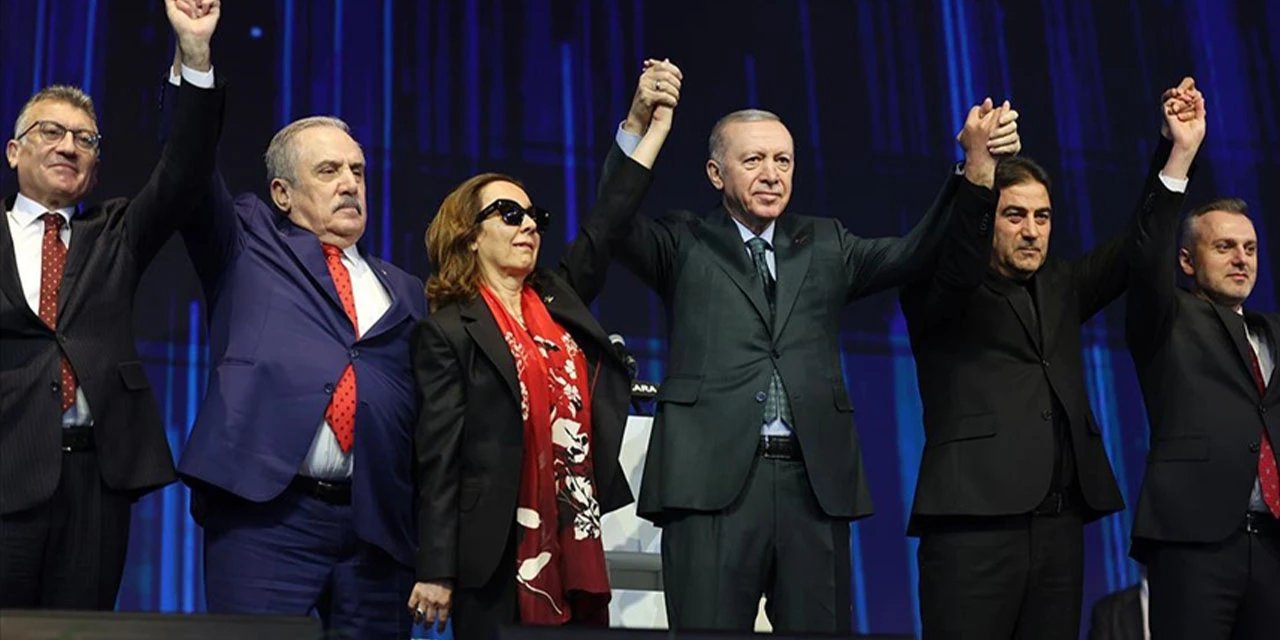 AK Parti Kongresinin Yankıları