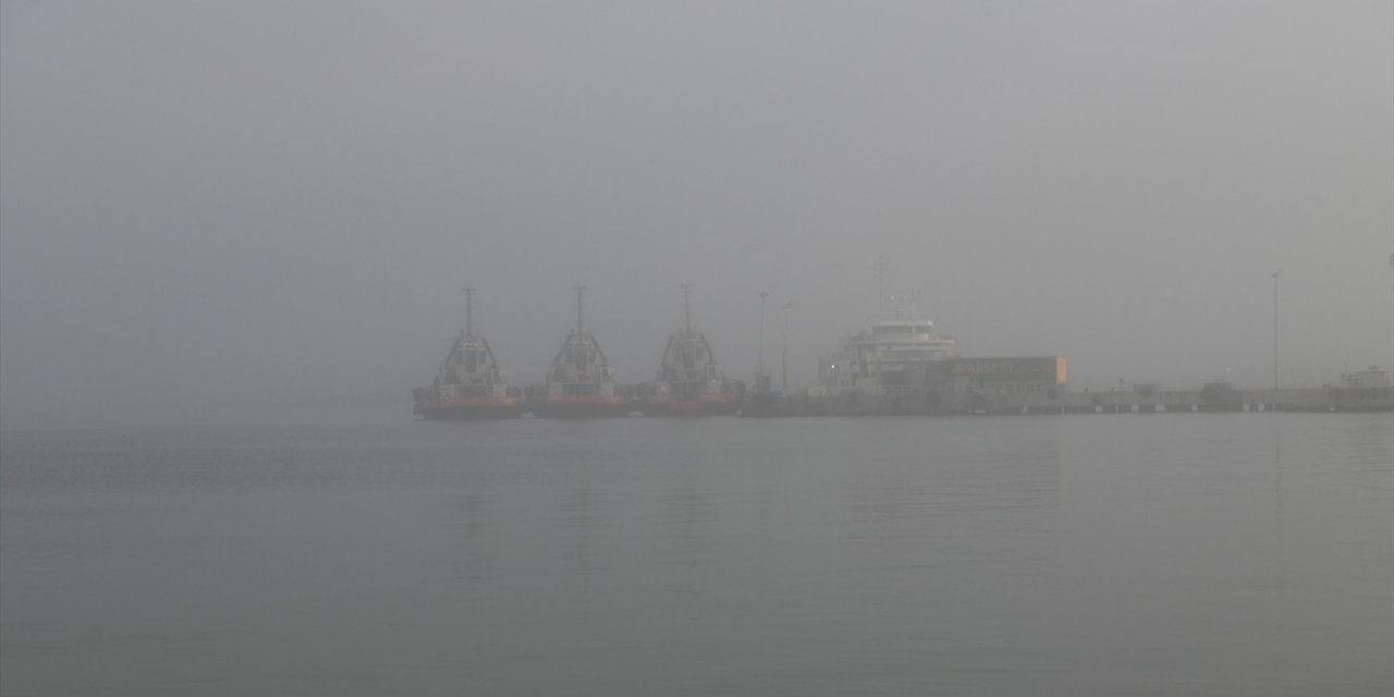Çanakkale Boğazı Sis Nedeniyle Transit Gemi Geçişlerine Kapatıldı