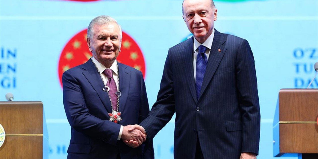 Cumhurbaşkanı Erdoğan, Özbekistan Cumhurbaşkanı Mirziyoyev İle Telefonda Görüştü