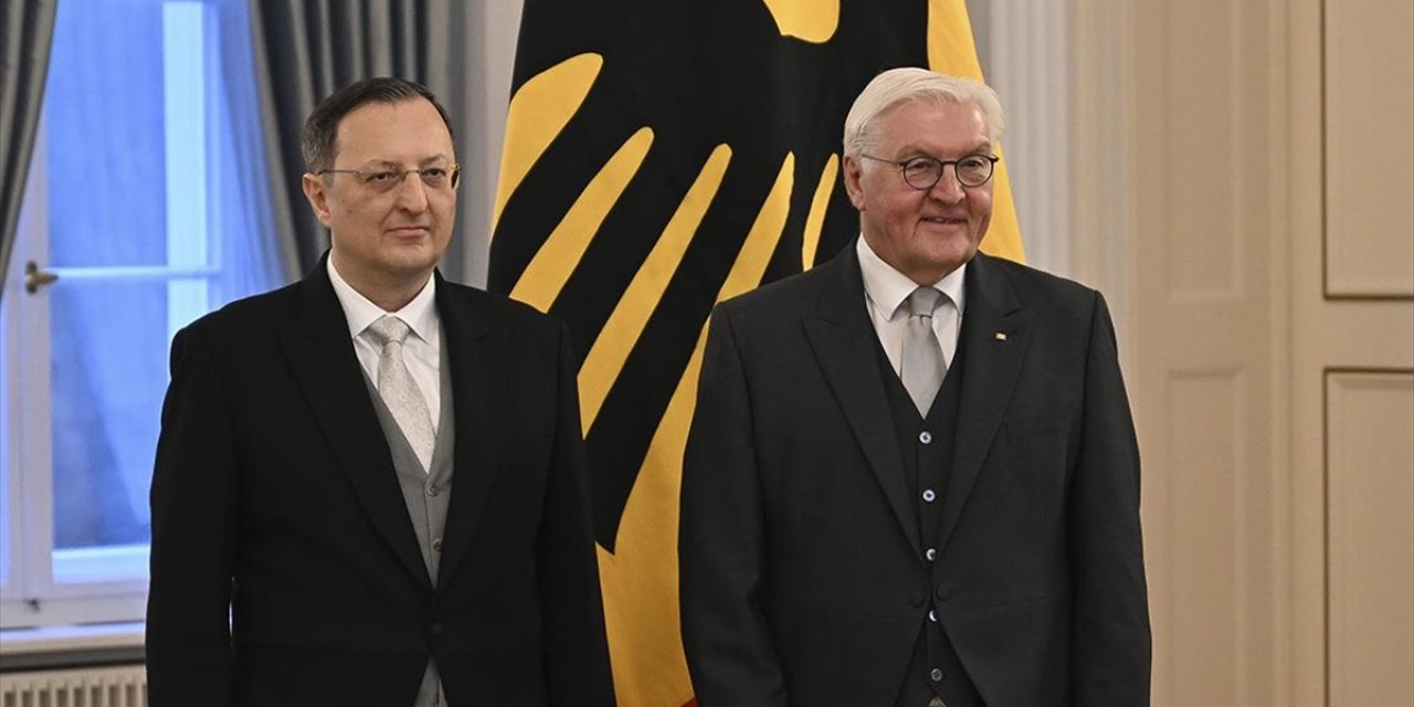 Türkiye'nin Berlin Büyükelçisi Turan, Cumhurbaşkanı Steinmeier'e Güven Mektubunu Sundu