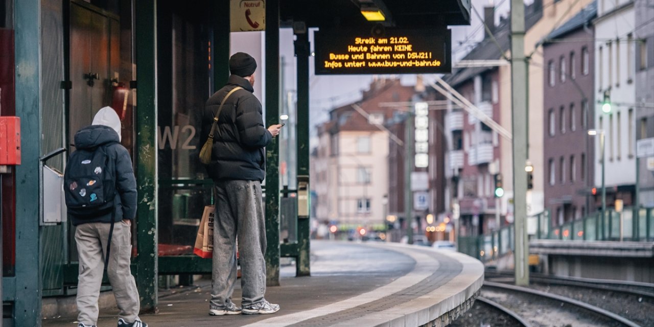 Almanya'da Tüketici Güveni Siyasi Durumun Etkisiyle Kötüleşmeye Devam Ediyor