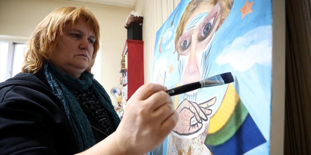 Öğretmeninin Keşfettiği Yeteneği Sayesinde 7 Ülkede Sergi Açtı