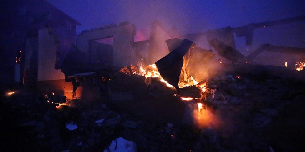 Kastamonu'da Çıkan Yangında 3 Ev Kullanılamaz Hale Geldi, 50 Hayvan Telef Oldu