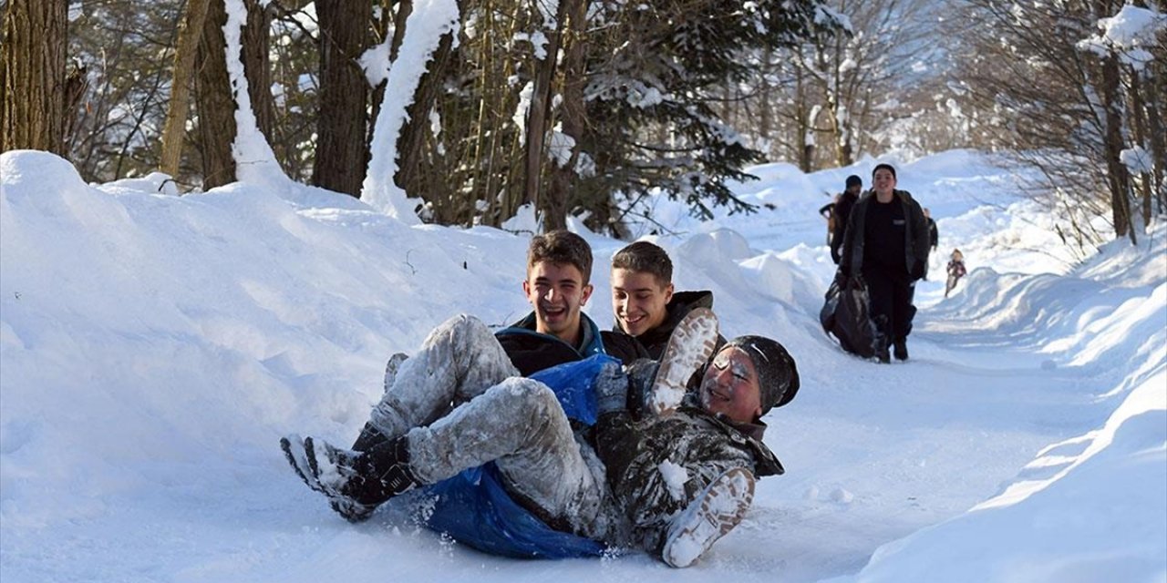 Bazı İllerde Kar Yağışı Nedeniyle Eğitime Ara Verildi