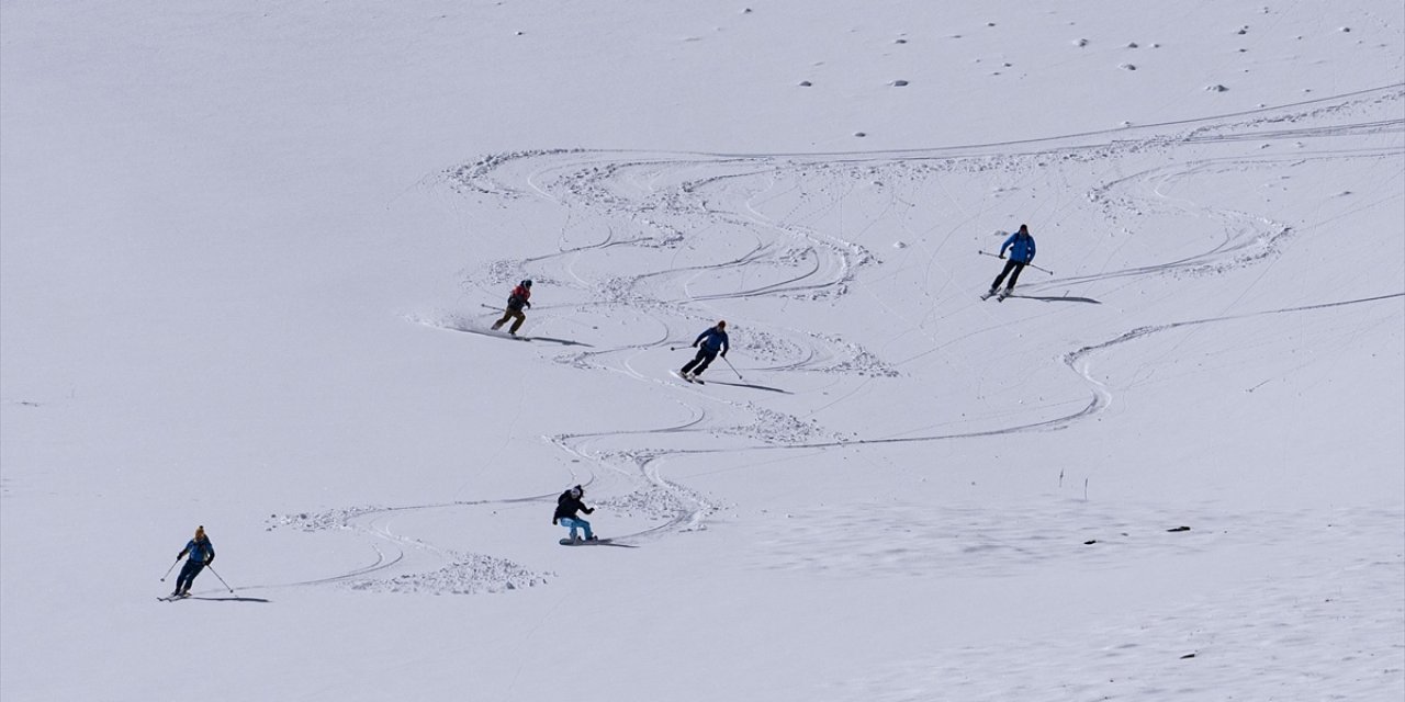 Kayak Merkezlerinde En Fazla Kar Kalınlığı 164 Santimetreyle Kartalkaya'da Ölçüldü