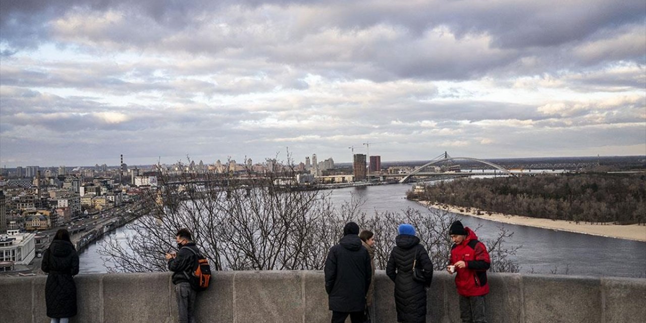 Ukrayna'nın Nüfusu Savaş, Göç ve Doğum Oranının Düşmesi Nedeniyle Azalıyor