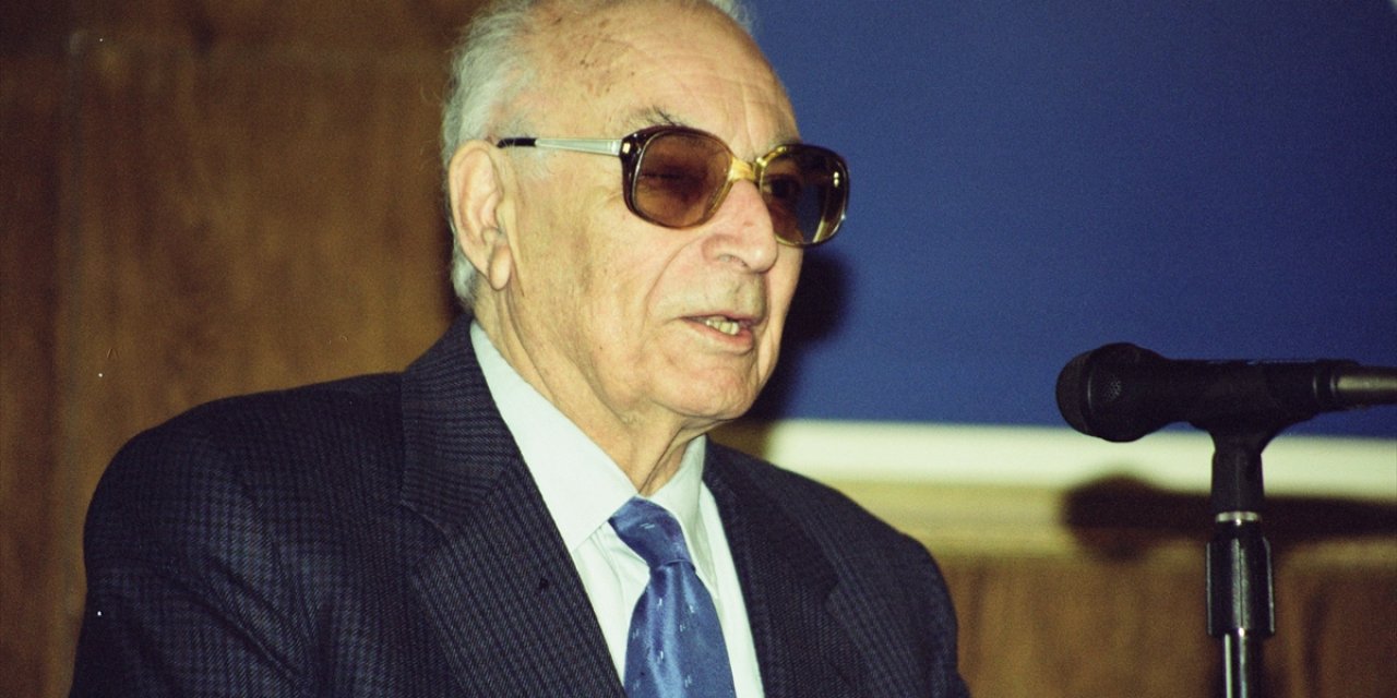 Eserlerinde Toplumun Sesi Olan Yaşar Kemal