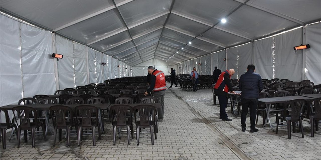 Malatya, Tunceli ve Elazığ'da 3 Bin 500 Kişilik İftar Sofrası Kuruldu