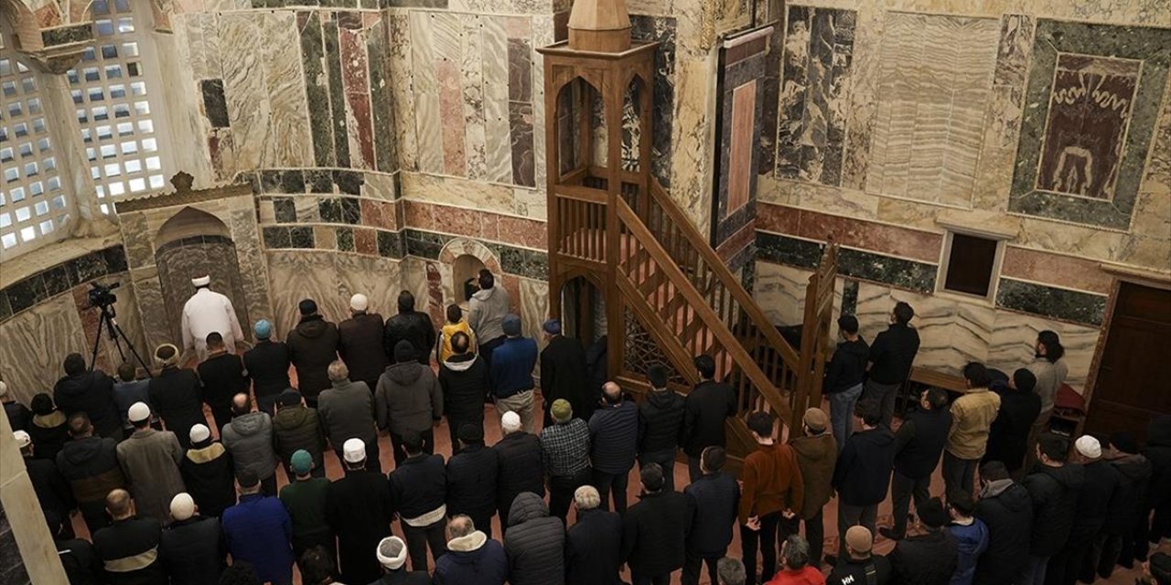 Kariye Camisi'nde 80 Yıl Sonra İlk Teravih Namazı Kılındı