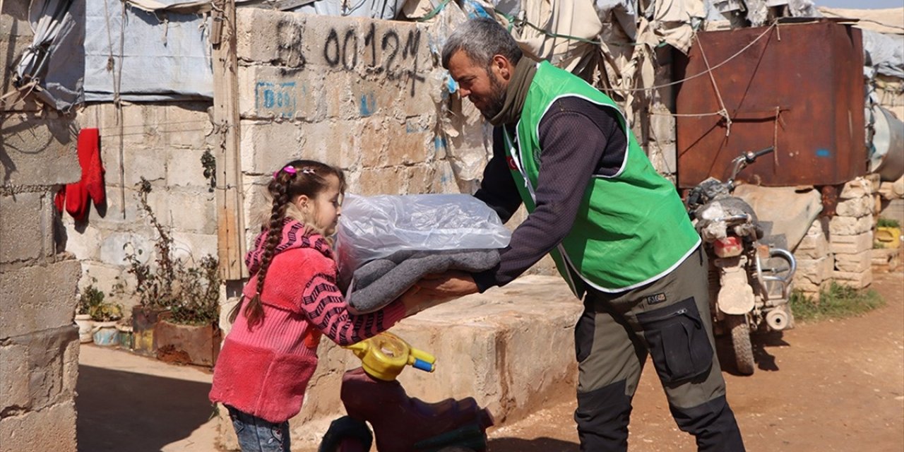 İHH'den Suriye'nin Kuzeyindeki 22 Bin 504 Aileye Kış Yardımı