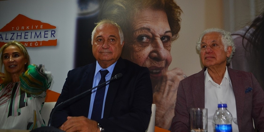 'Türkiye'de Alzaymır Artıyor'