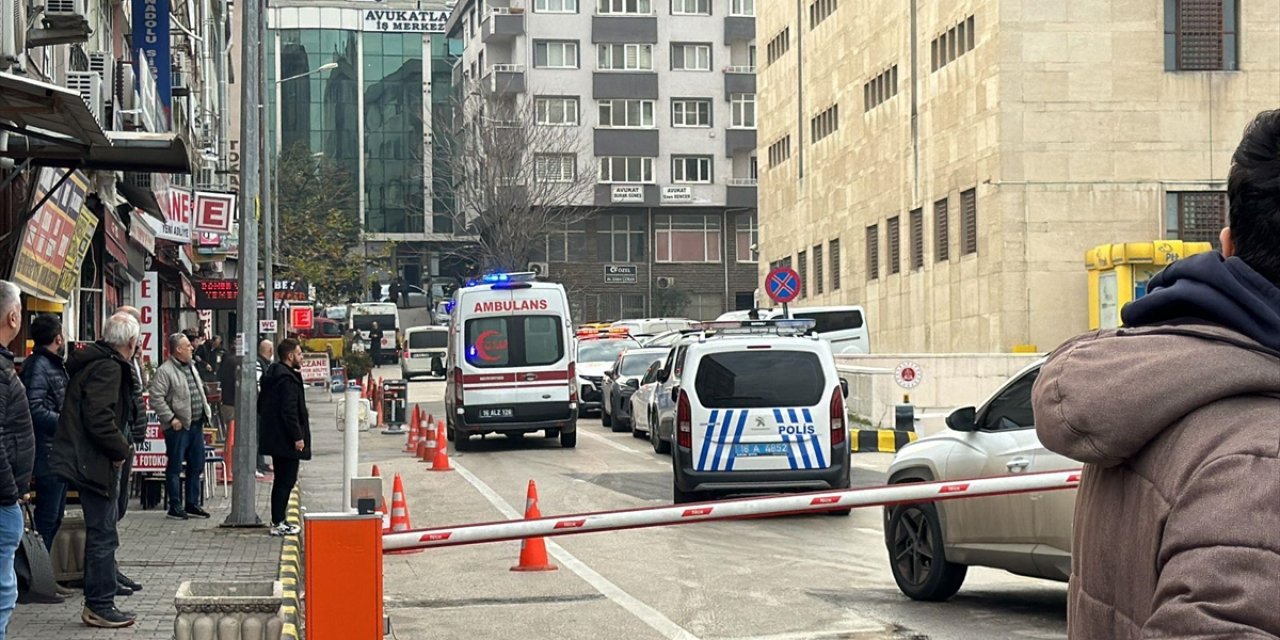 Bursa'da Duruşma Salonundaki Silahlı Saldırıyla İlgili 6 Sanığa Dava Açıldı