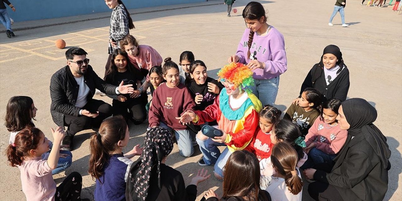 Üniversite Öğrencileri Projeleriyle Kırsaldaki Çocukların Yüzünü Güldürüyor