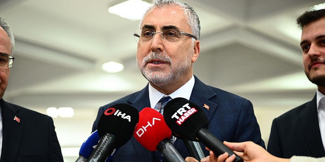 Bakan Işıkhan'dan "İşkur Gençlik Programı" Açıklaması: Türkiye Genelinde 435 Bin 825 Başvuru Yapılmış Durumda