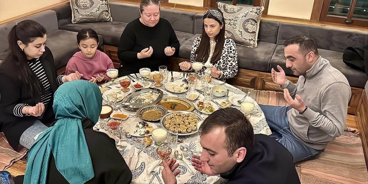 Göynük'ün Geleneksel İftar Sofraları, Misafirlere Yöresel Zenginliği Yaşatıyor