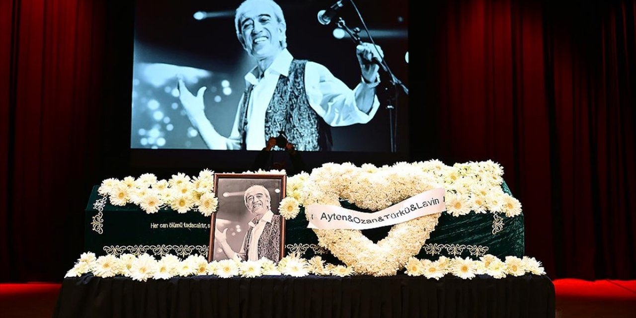 Sanatçı Edip Akbayram İçin CRR'de Tören Düzenlendi