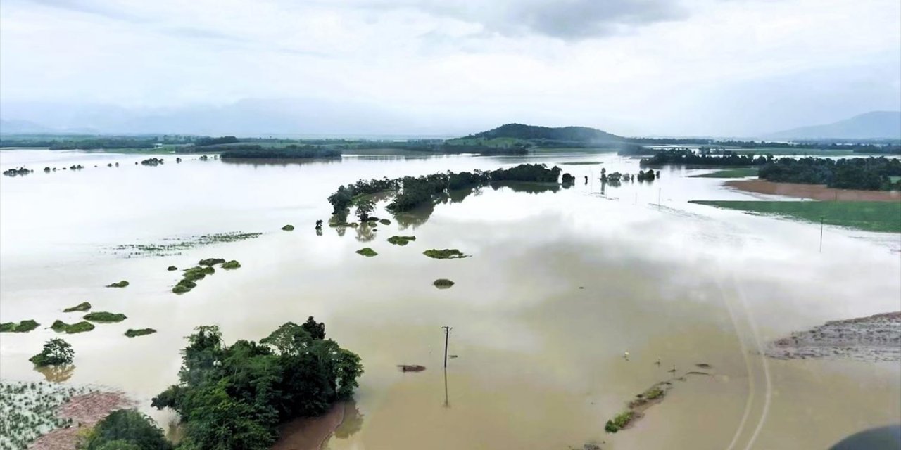 Avustralya'da "Alfred" Tropikal Siklonu Ülkenin Doğu Kıyılarını Tehdit Ediyor