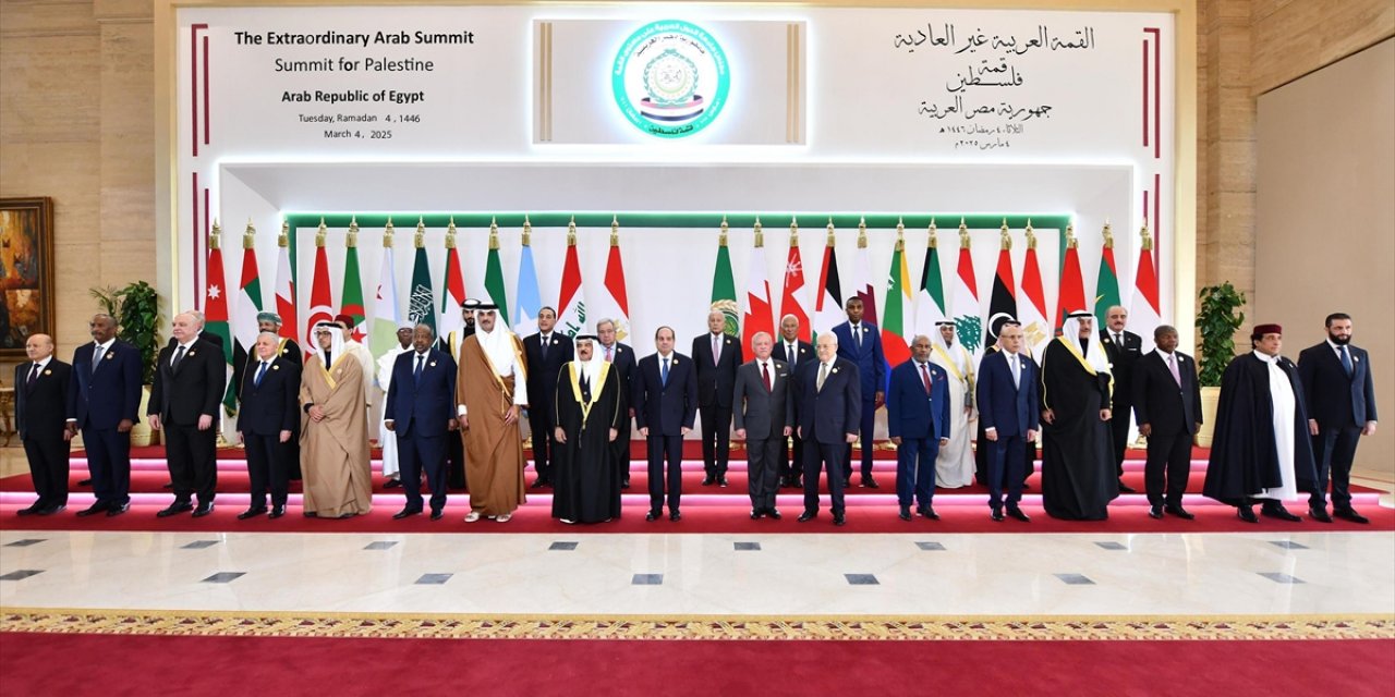 Arap Birliği Zirvesi'nde "Filistin'de Barış Gücü Konuşlandırılması, İsrail'in Suriye'den Çekilmesi" Çağrısı Yapıldı