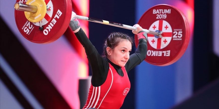 Milli Halterci Şaziye Erdoğan Dünya Şampiyonu