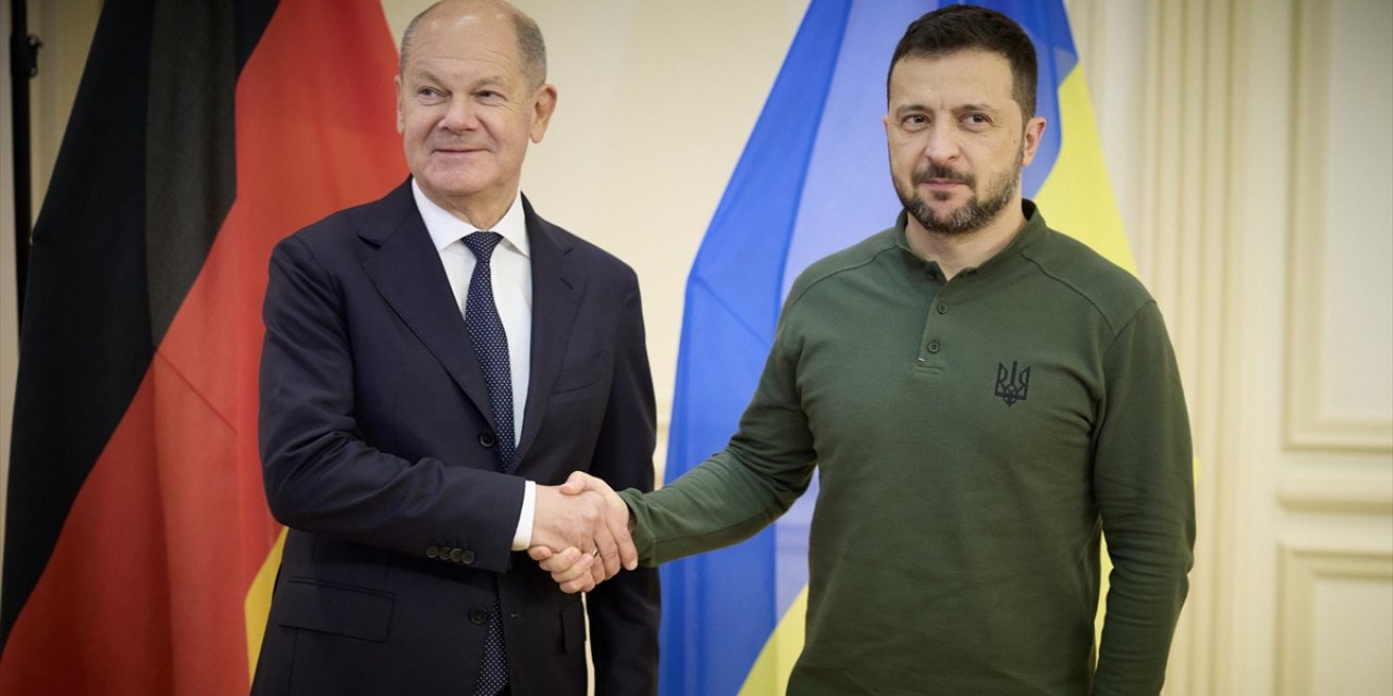 Almanya Başbakanı Scholz, Ukrayna Devlet Başkanı Zelenskiy İle Telefonda Görüştü