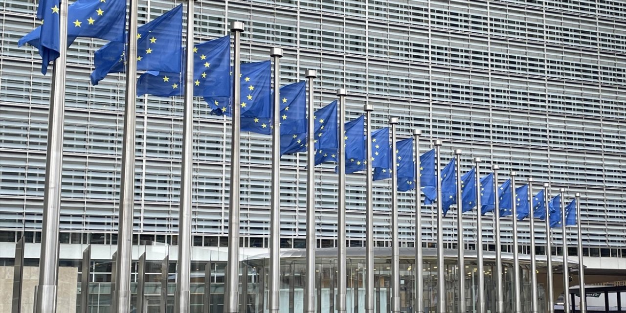 AB Bakanları, Sınır Giriş Çıkışlarını Elektronikleştirecek Sisteme Aşamalı Geçişi Onayladı