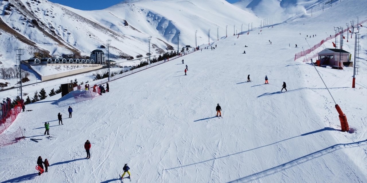 Kayak Merkezlerinde En Fazla Kar Kalınlığı 163 Santimetreyle Palandöken'de Ölçüldü